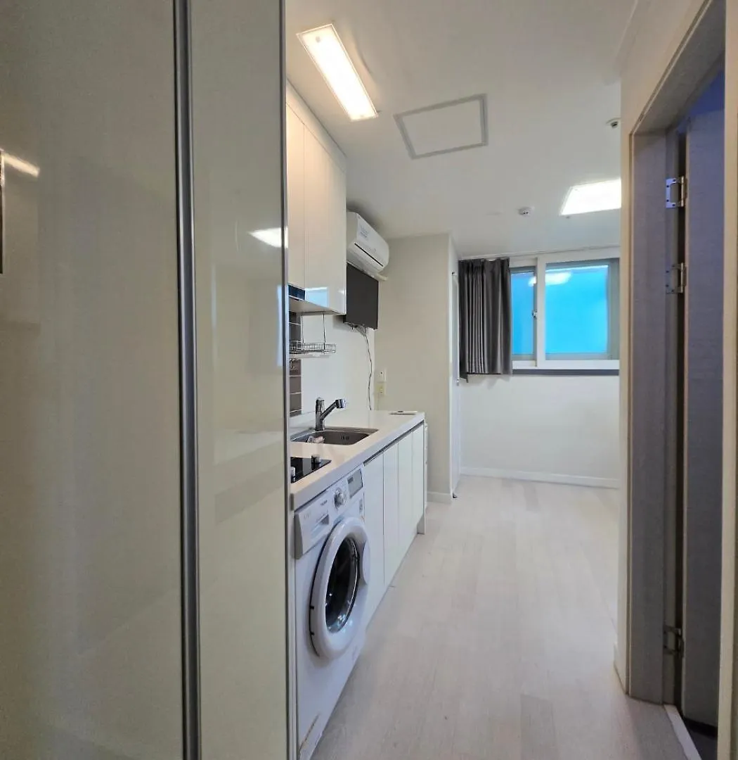 Apartment W House 506 Queen 1Bedroom Seoul South Korea